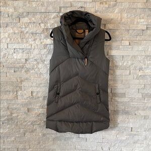Indygena Size M Dark Olive pullover puffer long